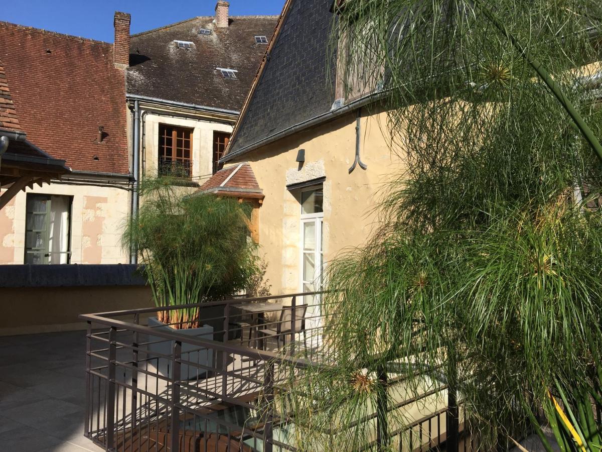 Logis - Hotel & Restaurant Du Tribunal Mortagne-au-Perche Eksteriør bilde