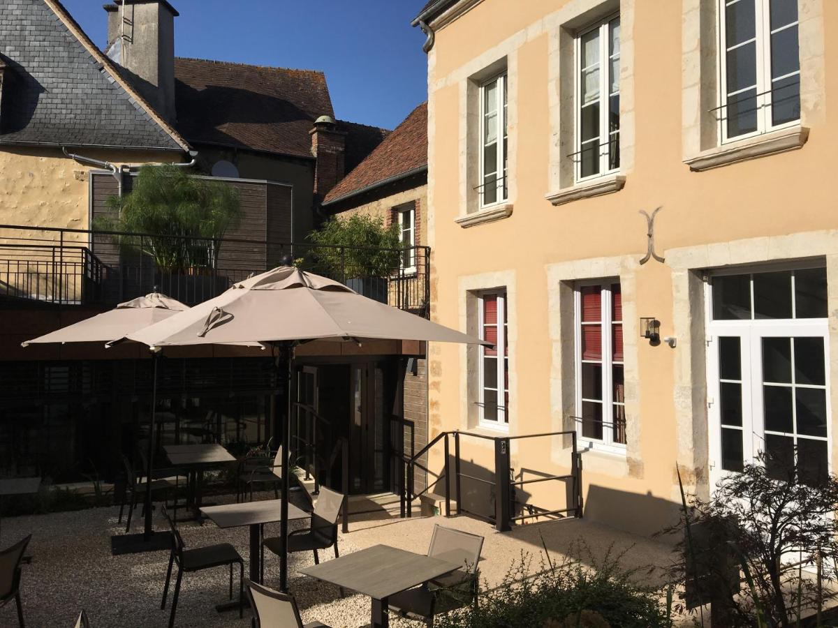 Logis - Hotel & Restaurant Du Tribunal Mortagne-au-Perche Eksteriør bilde