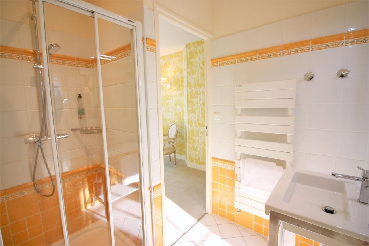 Logis - Hotel & Restaurant Du Tribunal Mortagne-au-Perche Eksteriør bilde