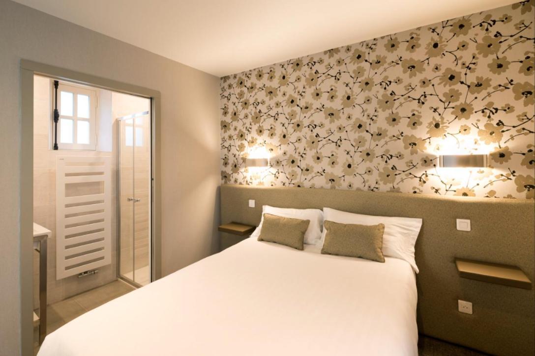 Logis - Hotel & Restaurant Du Tribunal Mortagne-au-Perche Eksteriør bilde