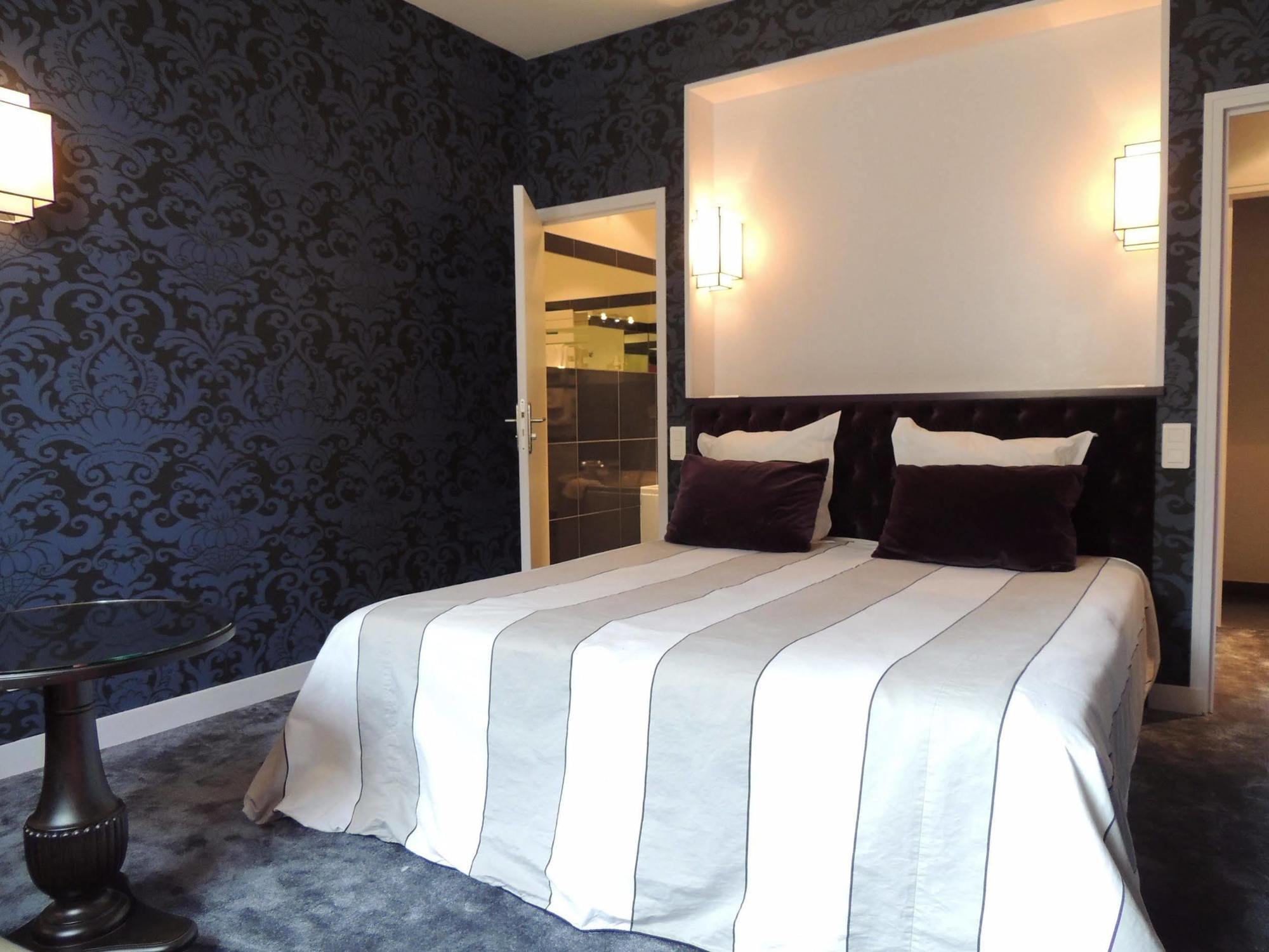 Logis - Hotel & Restaurant Du Tribunal Mortagne-au-Perche Eksteriør bilde