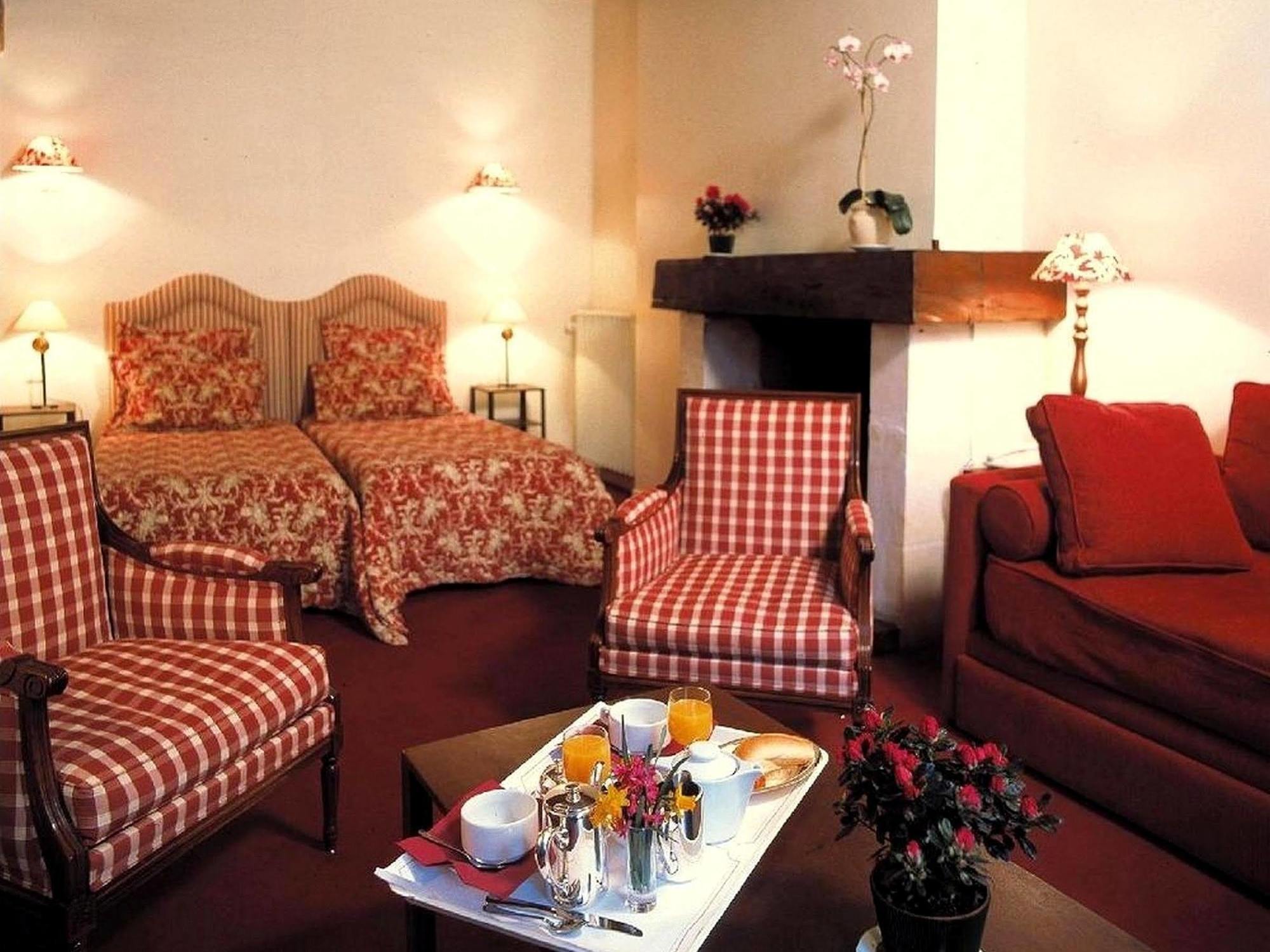 Logis - Hotel & Restaurant Du Tribunal Mortagne-au-Perche Eksteriør bilde
