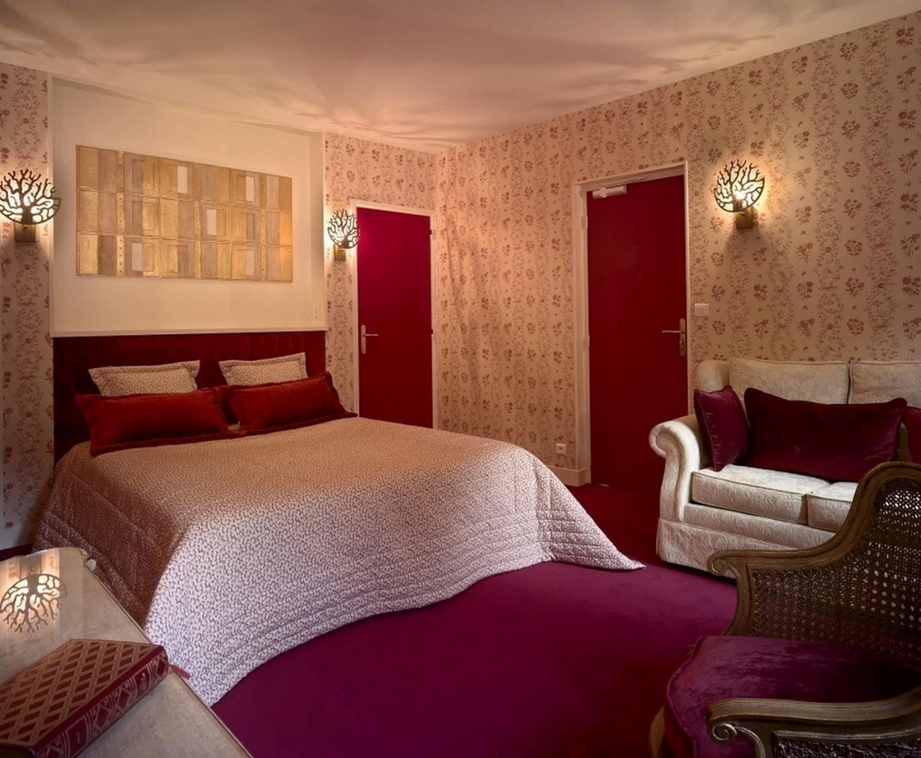 Logis - Hotel & Restaurant Du Tribunal Mortagne-au-Perche Eksteriør bilde